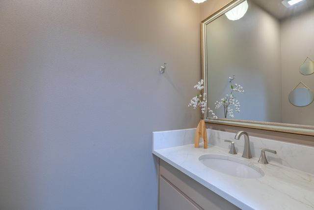 6608 Arroyo Del Oso Avenue NE, Albuquerque, NM 87109