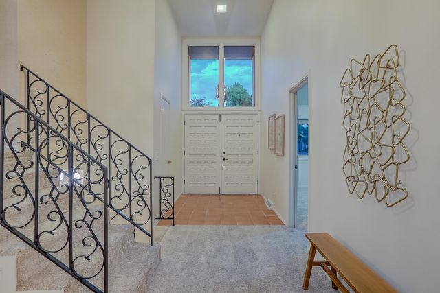 6608 Arroyo Del Oso Avenue NE, Albuquerque, NM 87109