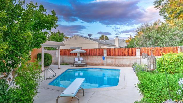 6608 Arroyo Del Oso Avenue NE, Albuquerque, NM 87109