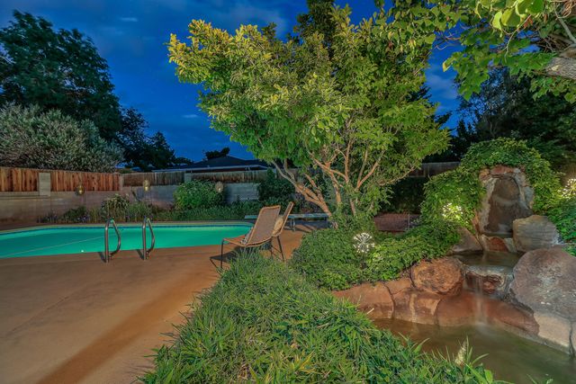 6608 Arroyo Del Oso Avenue NE, Albuquerque, NM 87109