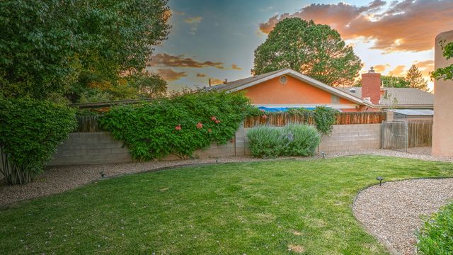 6608 Arroyo Del Oso Avenue NE, Albuquerque, NM 87109