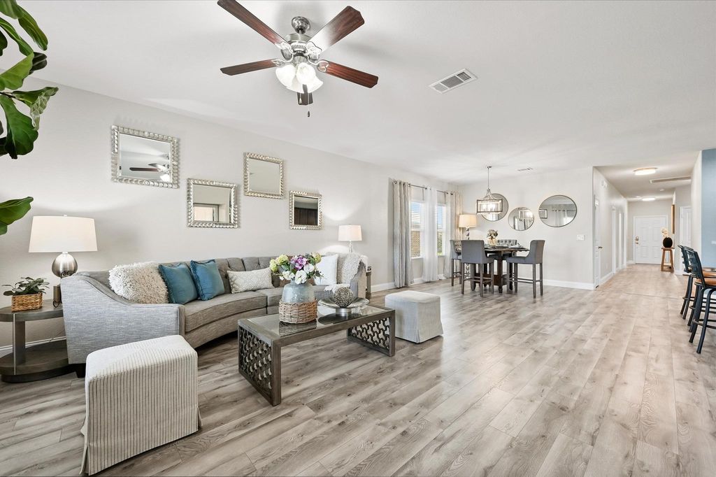 352 Westminster DR, Kyle, TX 78640