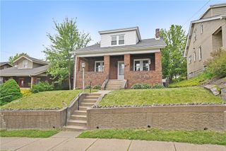 18 W Manilla Avenue, Green Tree, PA 15220