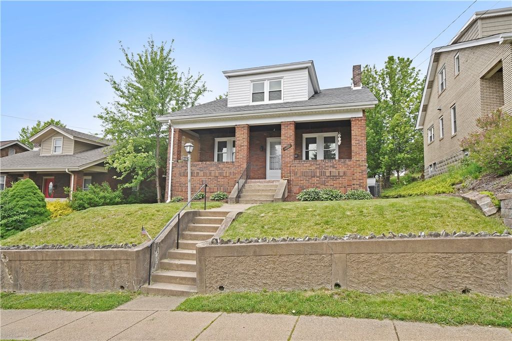 18 W Manilla Avenue, Green Tree, PA 15220