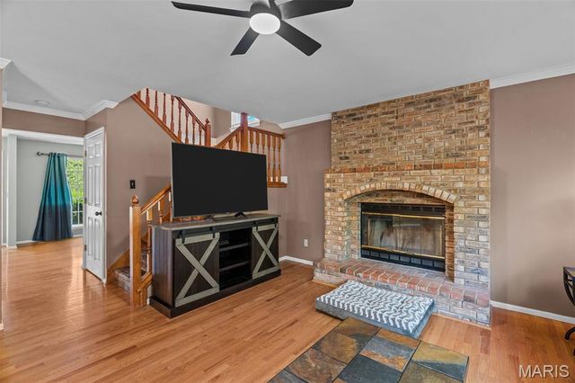 5794 Wickershire Lane, St Louis, MO 63129