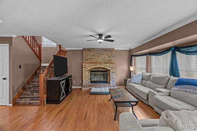 5794 Wickershire Lane, St Louis, MO 63129