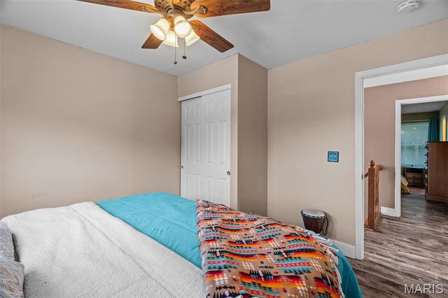 5794 Wickershire Lane, St Louis, MO 63129
