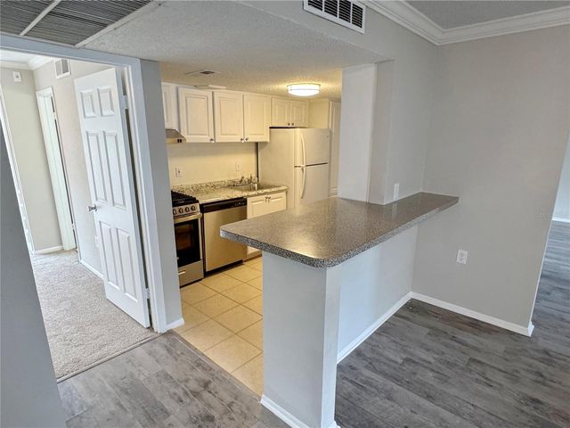 115 OYSTER BAY CIRCLE 300, Altamonte Springs, FL 32701