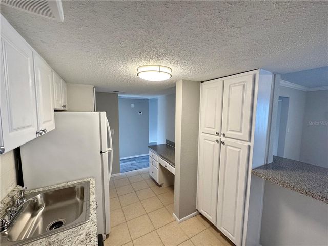 115 OYSTER BAY CIRCLE 300, Altamonte Springs, FL 32701