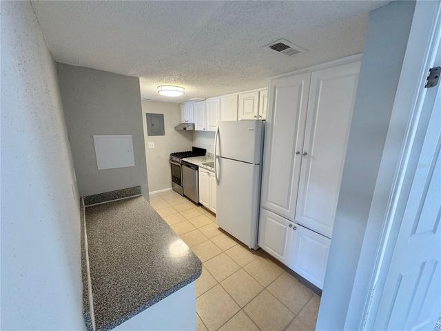 115 OYSTER BAY CIRCLE 300, Altamonte Springs, FL 32701