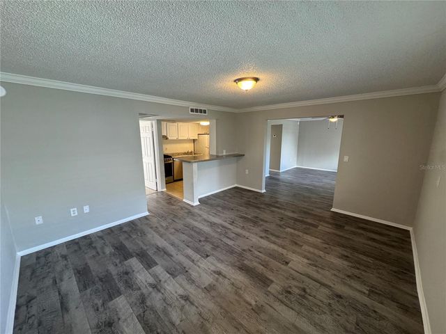 115 OYSTER BAY CIRCLE 300, Altamonte Springs, FL 32701