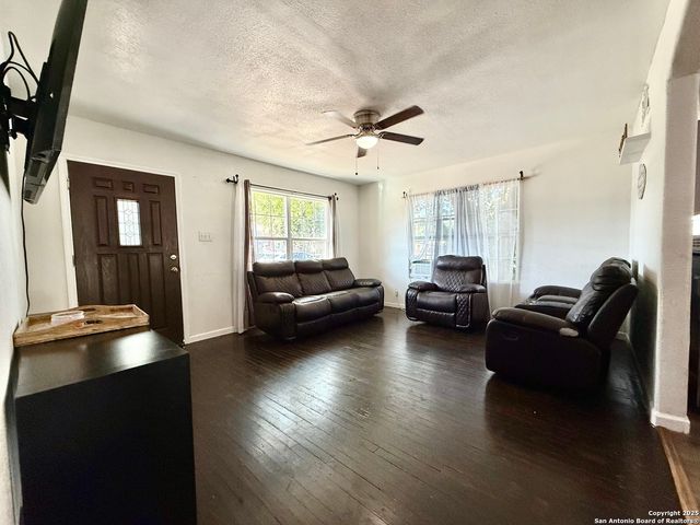 105 Terrell Ave, San Antonio, TX 78214