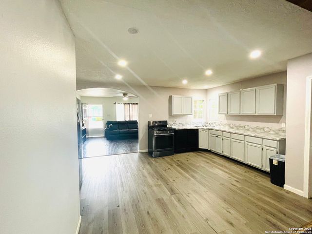 105 Terrell Ave, San Antonio, TX 78214