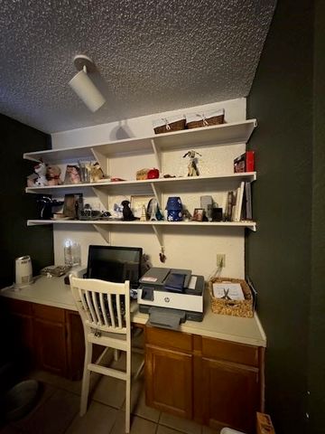 115 Valley Spring Drive, Arlington, TX 76018