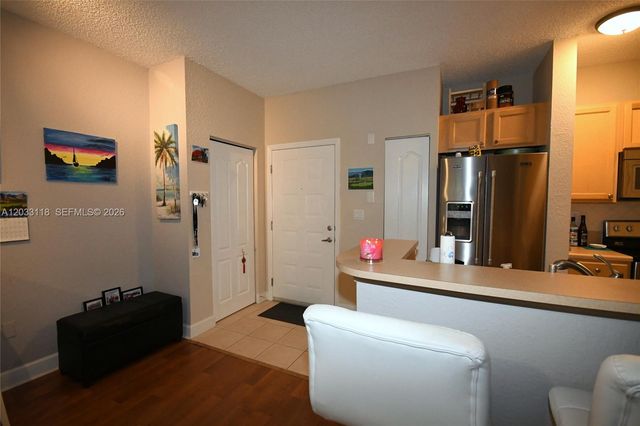 6001 SW 70th St 320, South Miami, FL 33143