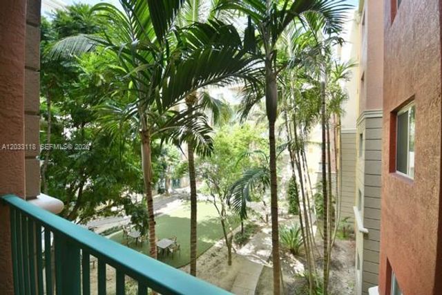 6001 SW 70th St 320, South Miami, FL 33143