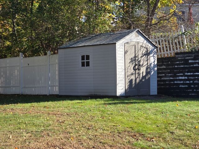 13 Park Ave, Webster, MA 01570