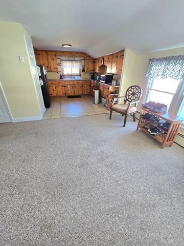 13 Park Ave, Webster, MA 01570