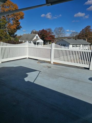 13 Park Ave, Webster, MA 01570