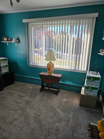 13 Park Ave, Webster, MA 01570