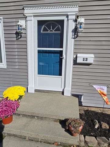 13 Park Ave, Webster, MA 01570