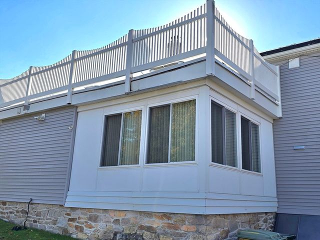 13 Park Ave, Webster, MA 01570