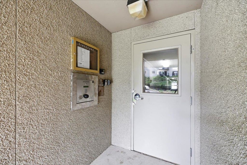 1418 W 6TH Ave, Spokane, WA 99201 photo 2