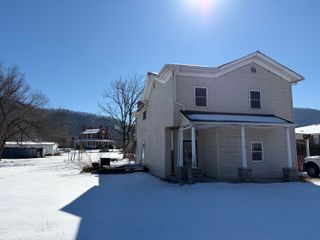 733 Anderson ST, Glasgow, VA 24555