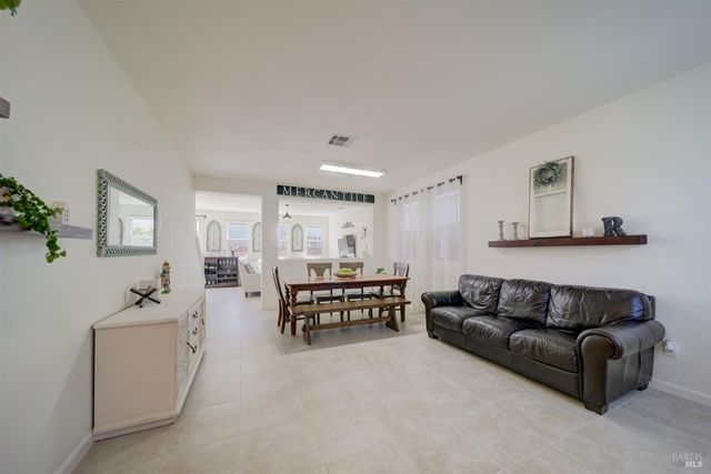 578 Tawny Lake Pl, Fairfield, CA 94534