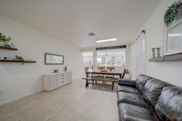 578 Tawny Lake Pl, Fairfield, CA 94534