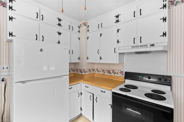 4425 Old Winston Road, Kernersville, NC 27284