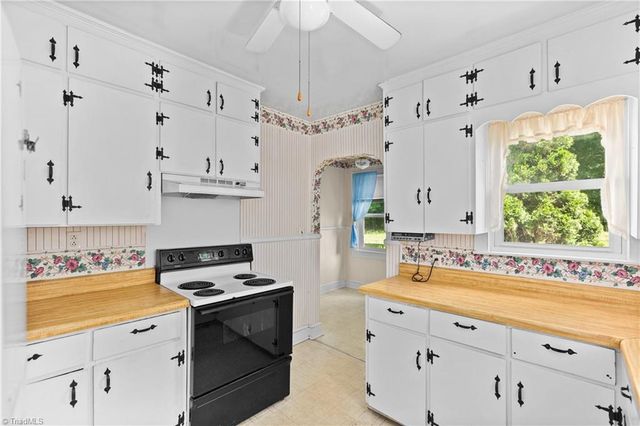 4425 Old Winston Road, Kernersville, NC 27284