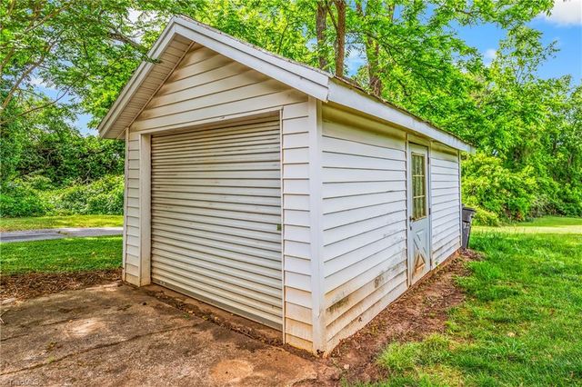 4425 Old Winston Road, Kernersville, NC 27284