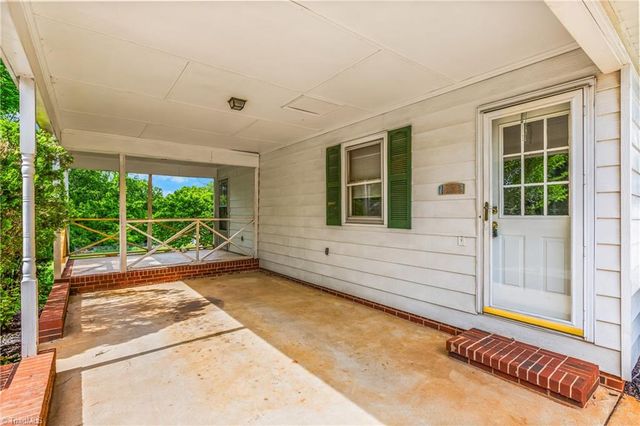 4425 Old Winston Road, Kernersville, NC 27284