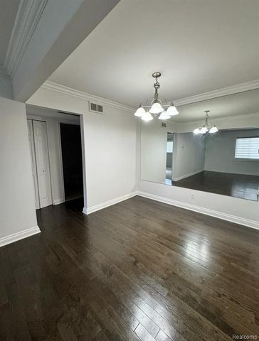 2247 Walton Boulevard, Rochester Hills, MI 48309