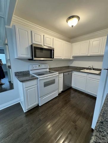 2247 Walton Boulevard, Rochester Hills, MI 48309