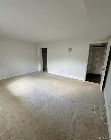 2247 Walton Boulevard, Rochester Hills, MI 48309
