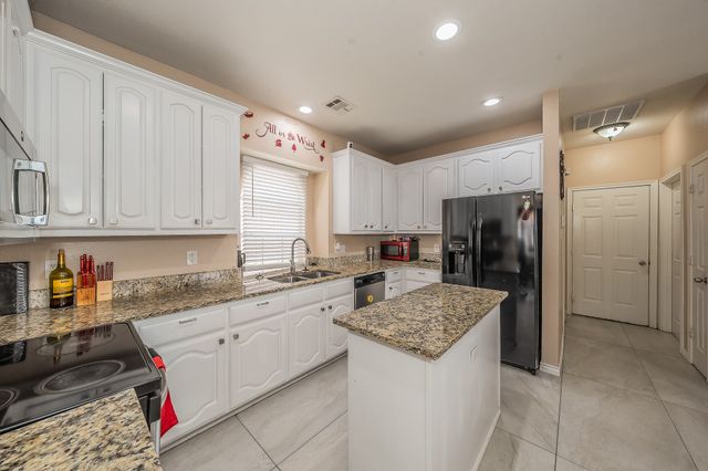 1528 Mill Creek Drive, Desoto, TX 75115