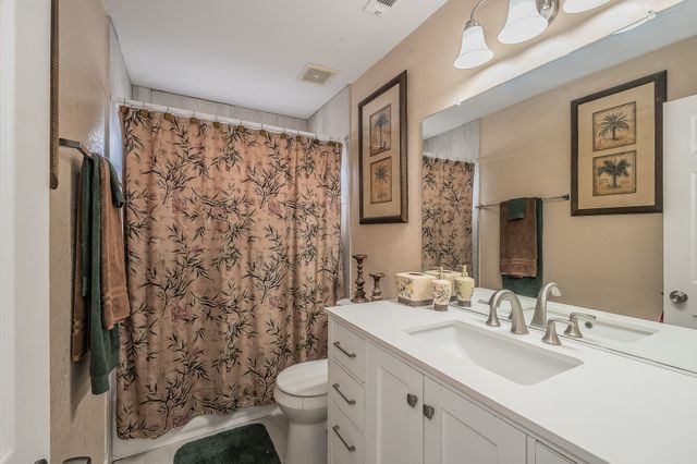 1528 Mill Creek Drive, Desoto, TX 75115