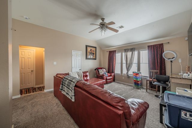 1528 Mill Creek Drive, Desoto, TX 75115