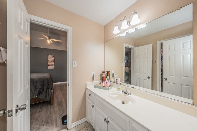 1528 Mill Creek Drive, Desoto, TX 75115