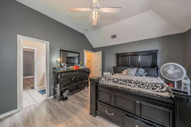 1528 Mill Creek Drive, Desoto, TX 75115