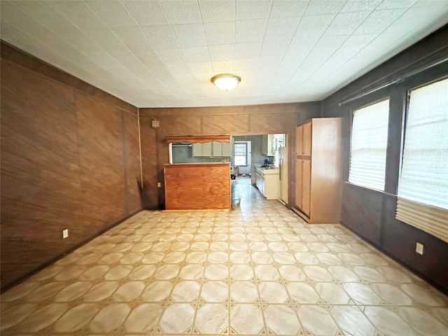 1001 Grandview Avenue, Dallas, TX 75223