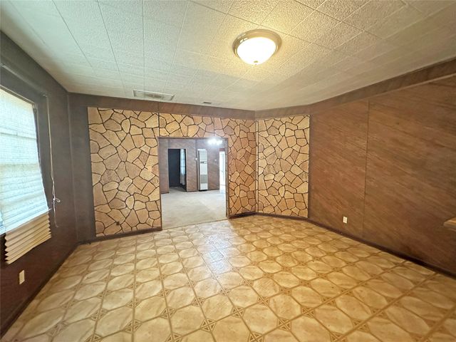 1001 Grandview Avenue, Dallas, TX 75223