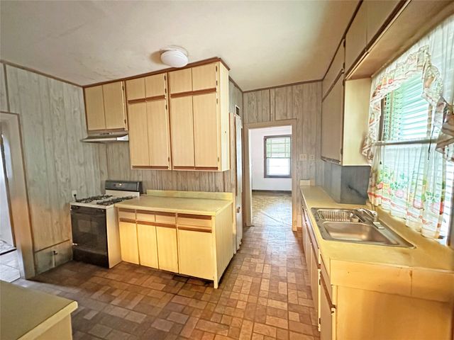 1001 Grandview Avenue, Dallas, TX 75223