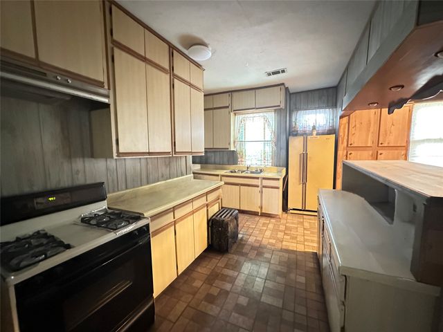 1001 Grandview Avenue, Dallas, TX 75223