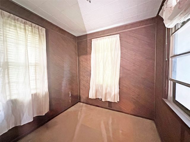 1001 Grandview Avenue, Dallas, TX 75223