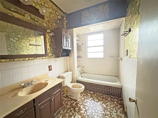 1001 Grandview Avenue, Dallas, TX 75223