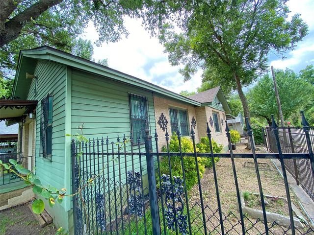 1001 Grandview Avenue, Dallas, TX 75223