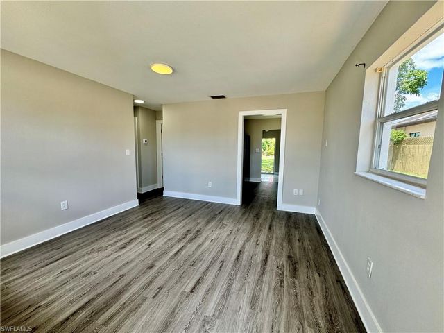 531 99th AVE N, Naples, FL 34108